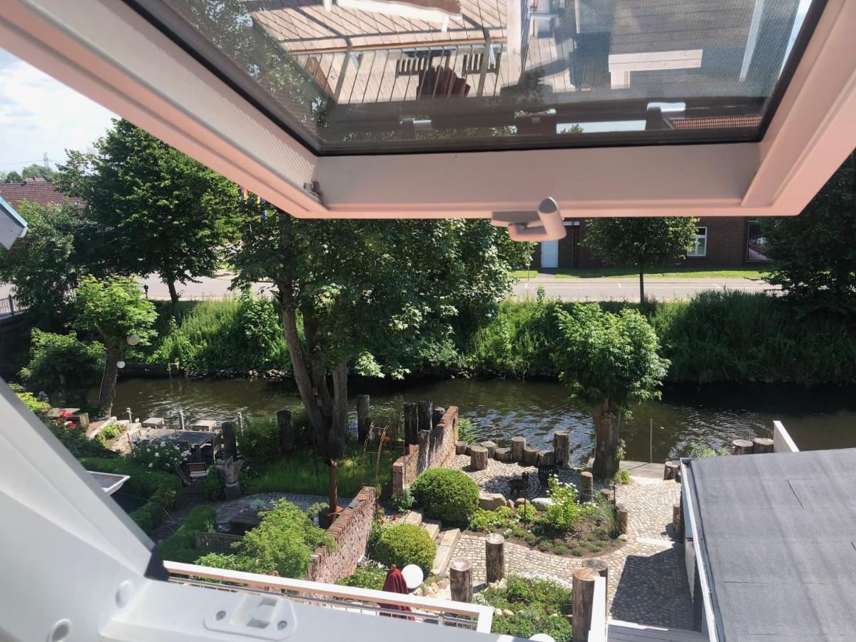Gaestehaus Kajuete Direkt Am Wasser Friedrichstadt Eksteriør bilde
