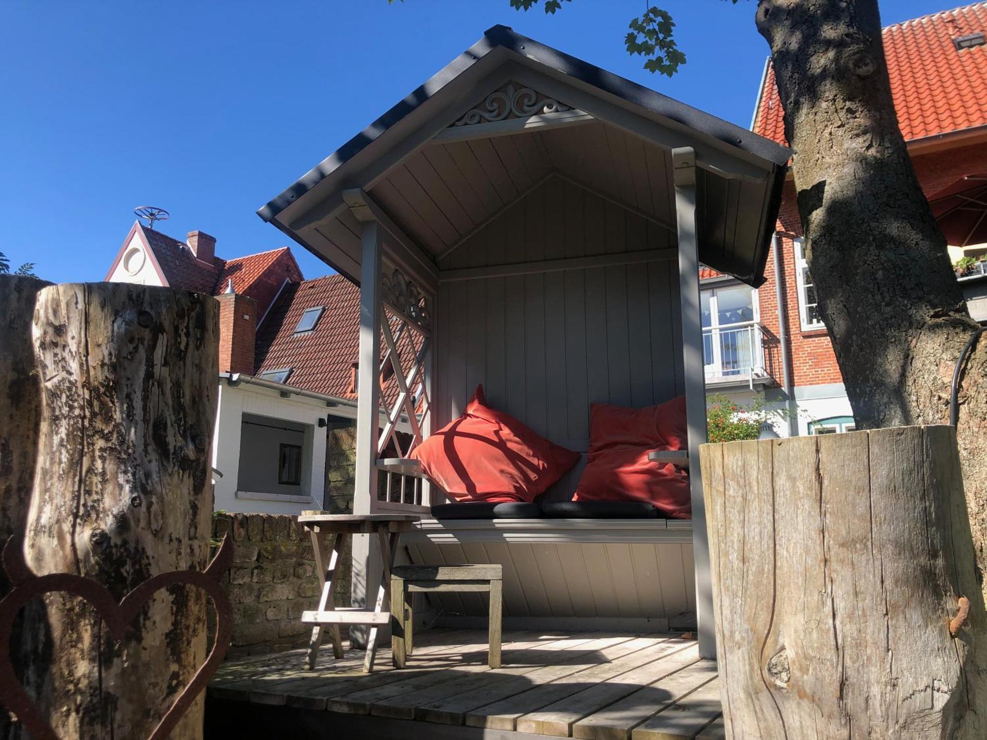 Gaestehaus Kajuete Direkt Am Wasser Friedrichstadt Eksteriør bilde