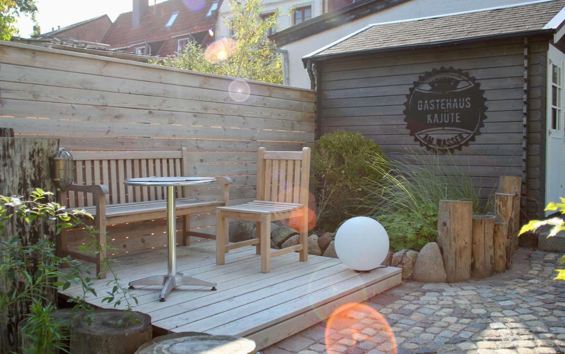 Gaestehaus Kajuete Direkt Am Wasser Friedrichstadt Eksteriør bilde