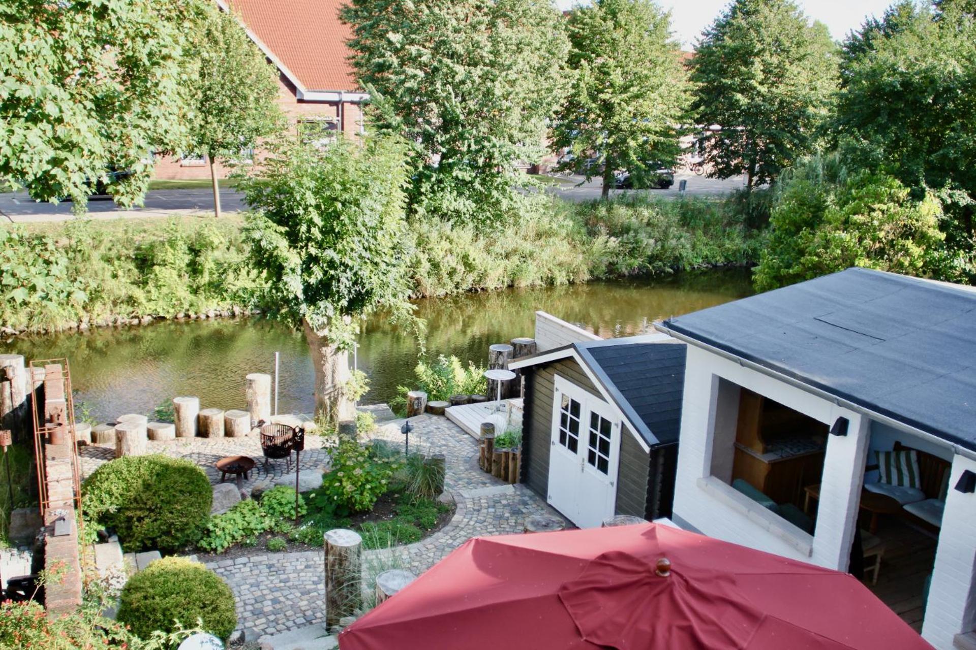 Gaestehaus Kajuete Direkt Am Wasser Friedrichstadt Eksteriør bilde