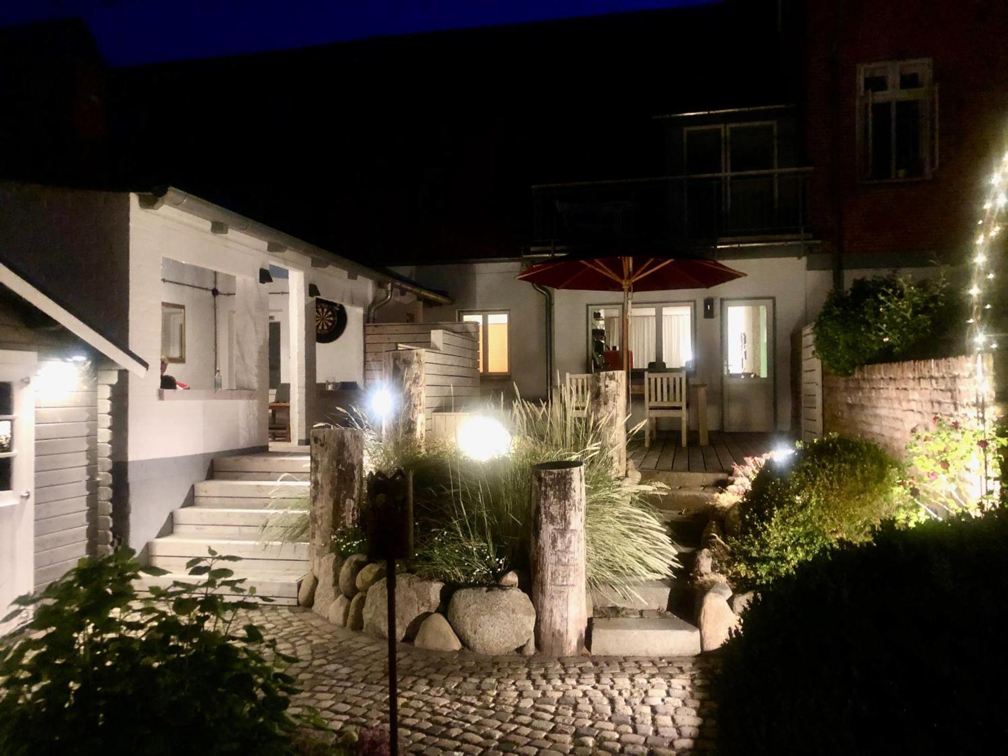 Gaestehaus Kajuete Direkt Am Wasser Friedrichstadt Eksteriør bilde